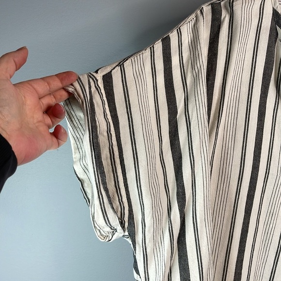 Old Navy Split Envelope-Neck Top Grey Stripe Soft Wash Cuffed Sleeve Size XXL - Picture 5 of 11